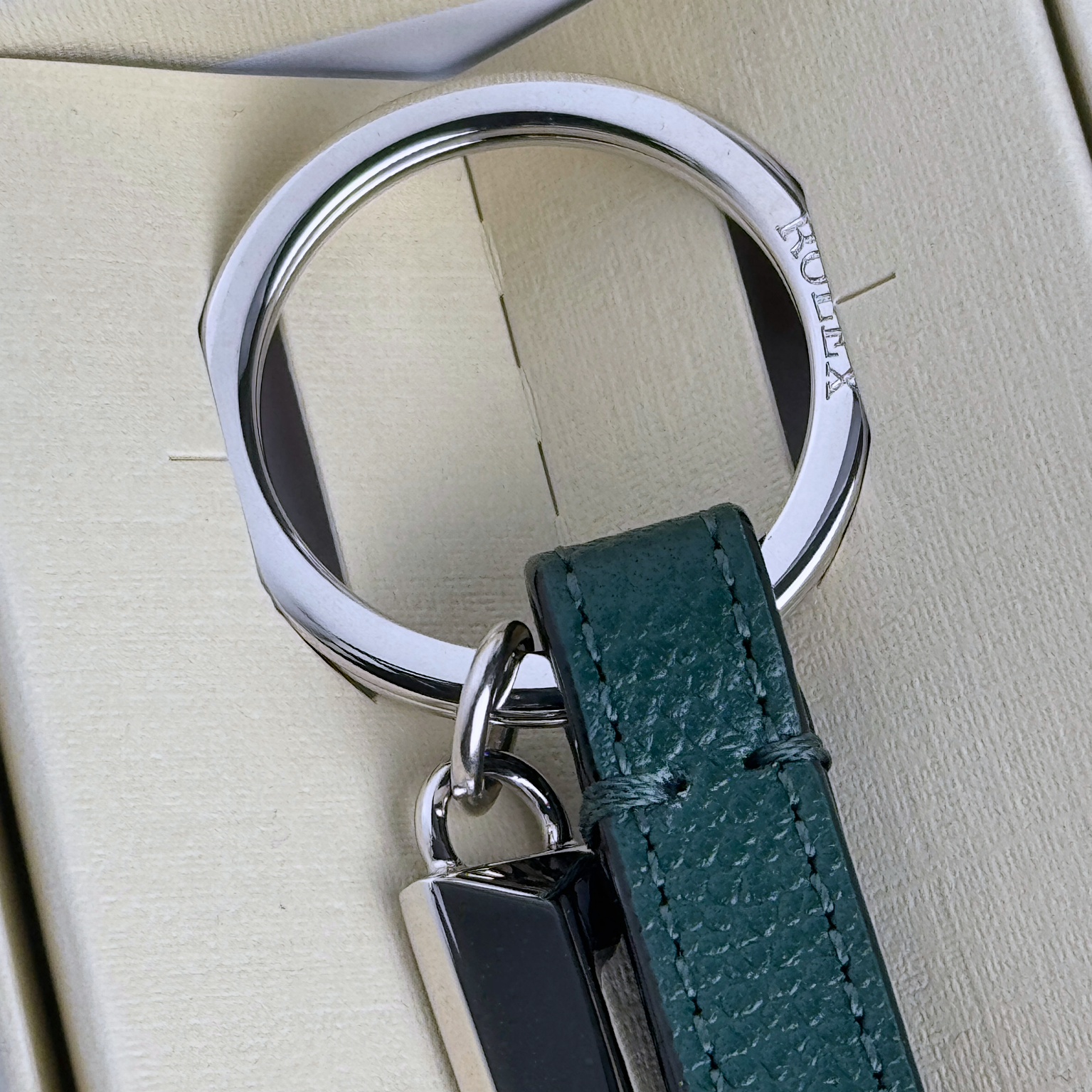 Rolex Leder, Edelstahl Schlüsselanhänger Anhänger in Grün, Beige