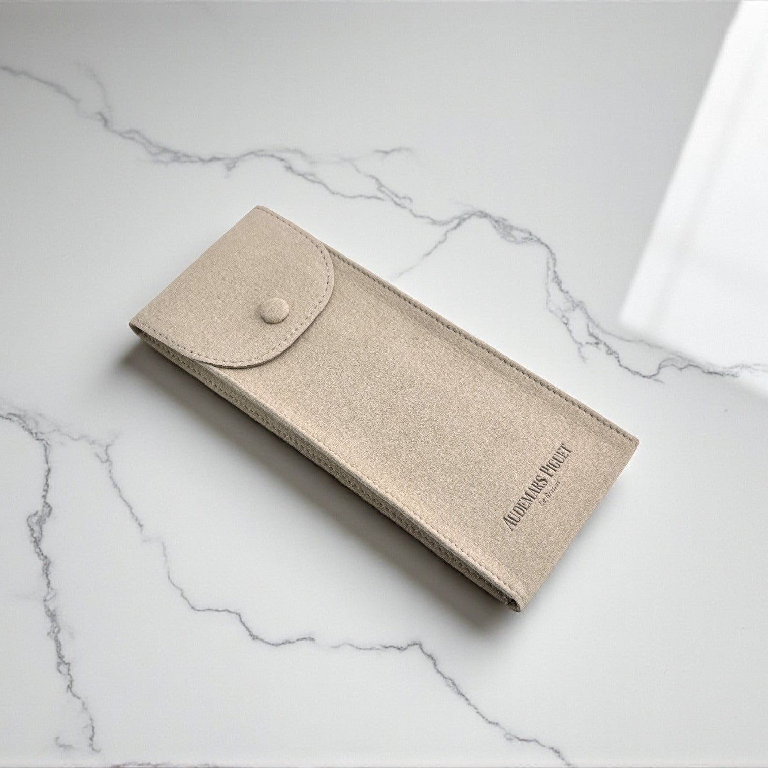 Audemars Piguet AP Uhrenetui Reiseetui Etui Beige service travel case pouch
