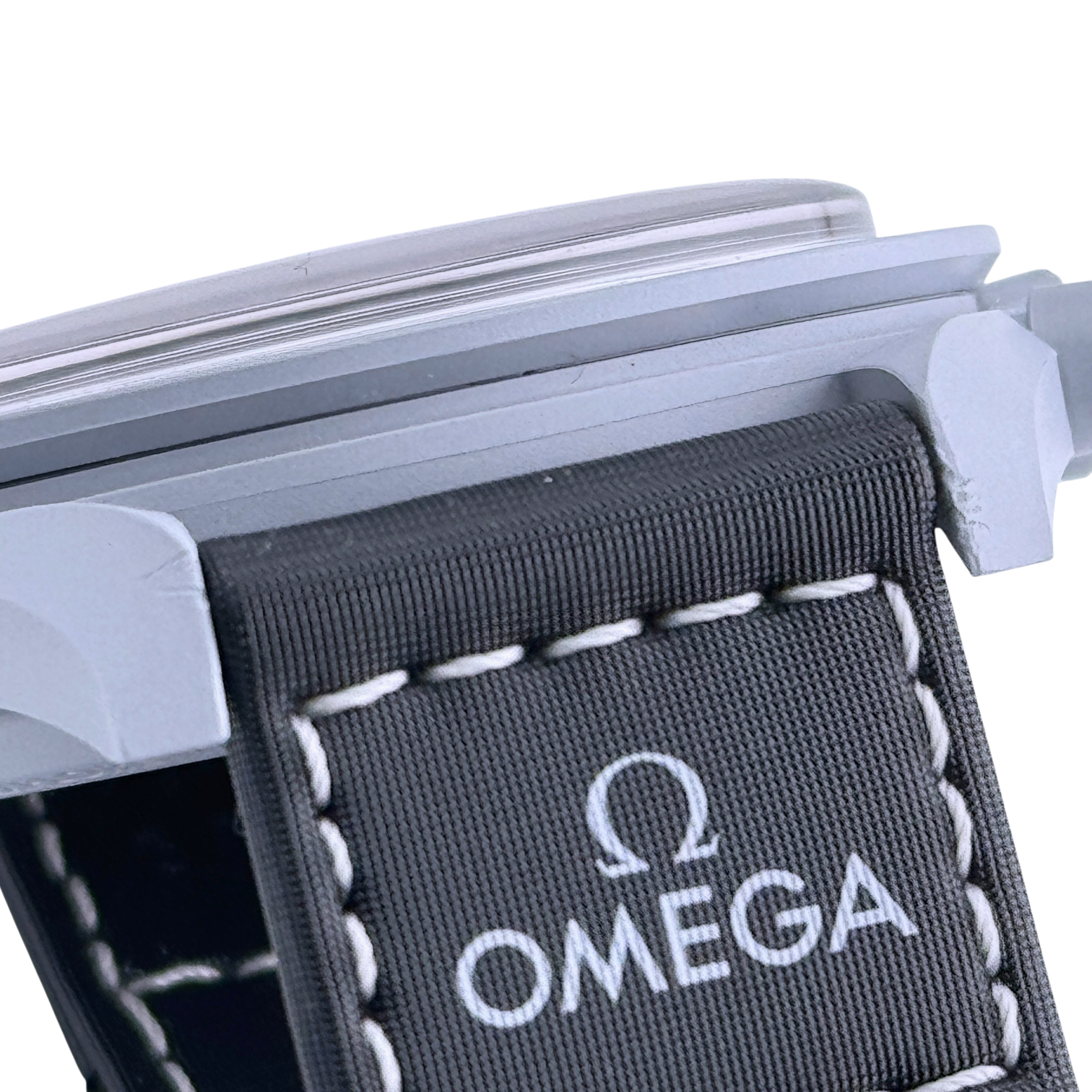 OMEGA X Swatch MoonSwatch Mission to Earthphase SO33M700