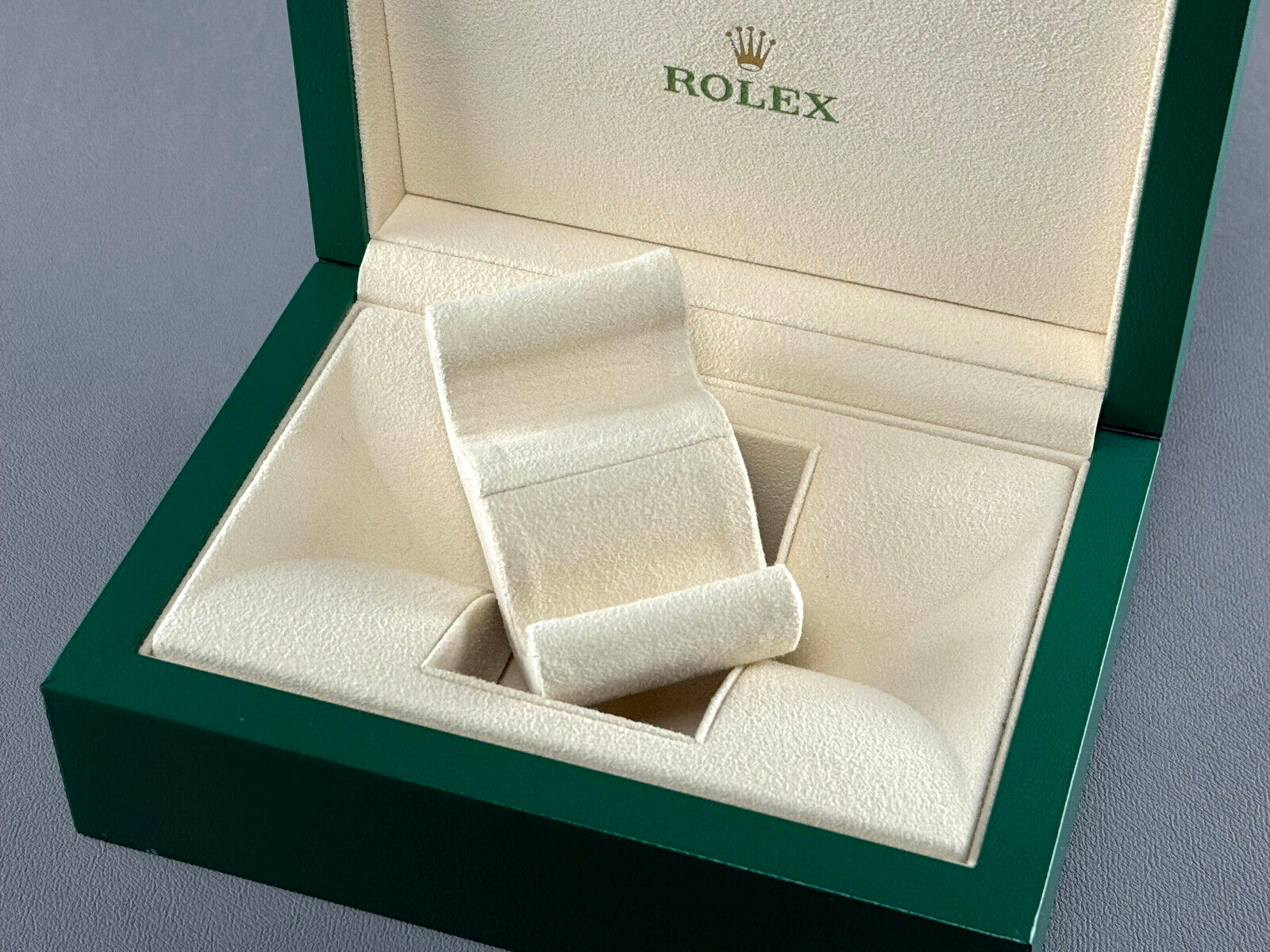 Rolex Oyster Box Size M 39139.04 