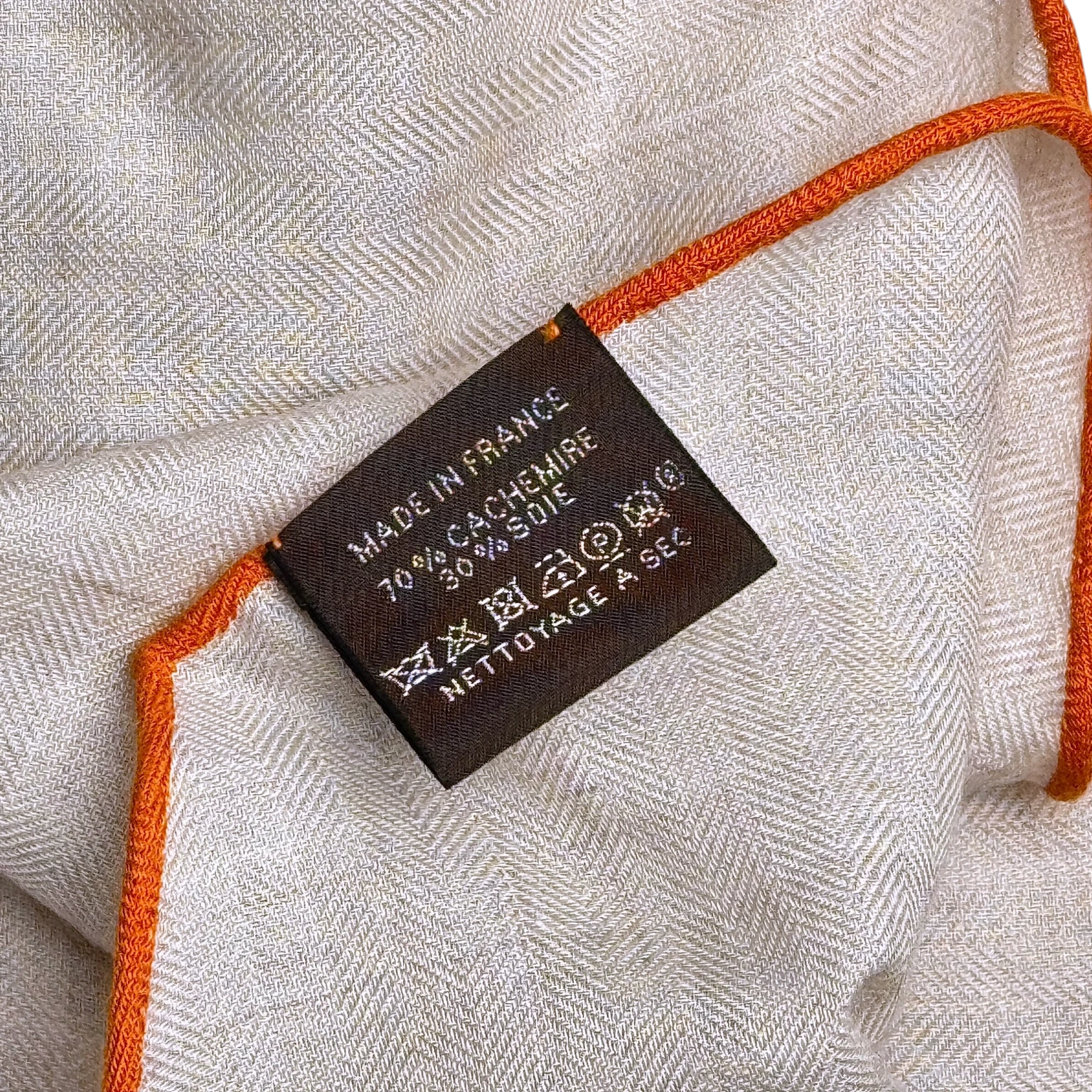 Hermes Paris Losange-Schal Halstuch, Tuch 70 % Kaschmir, 30 % Seide