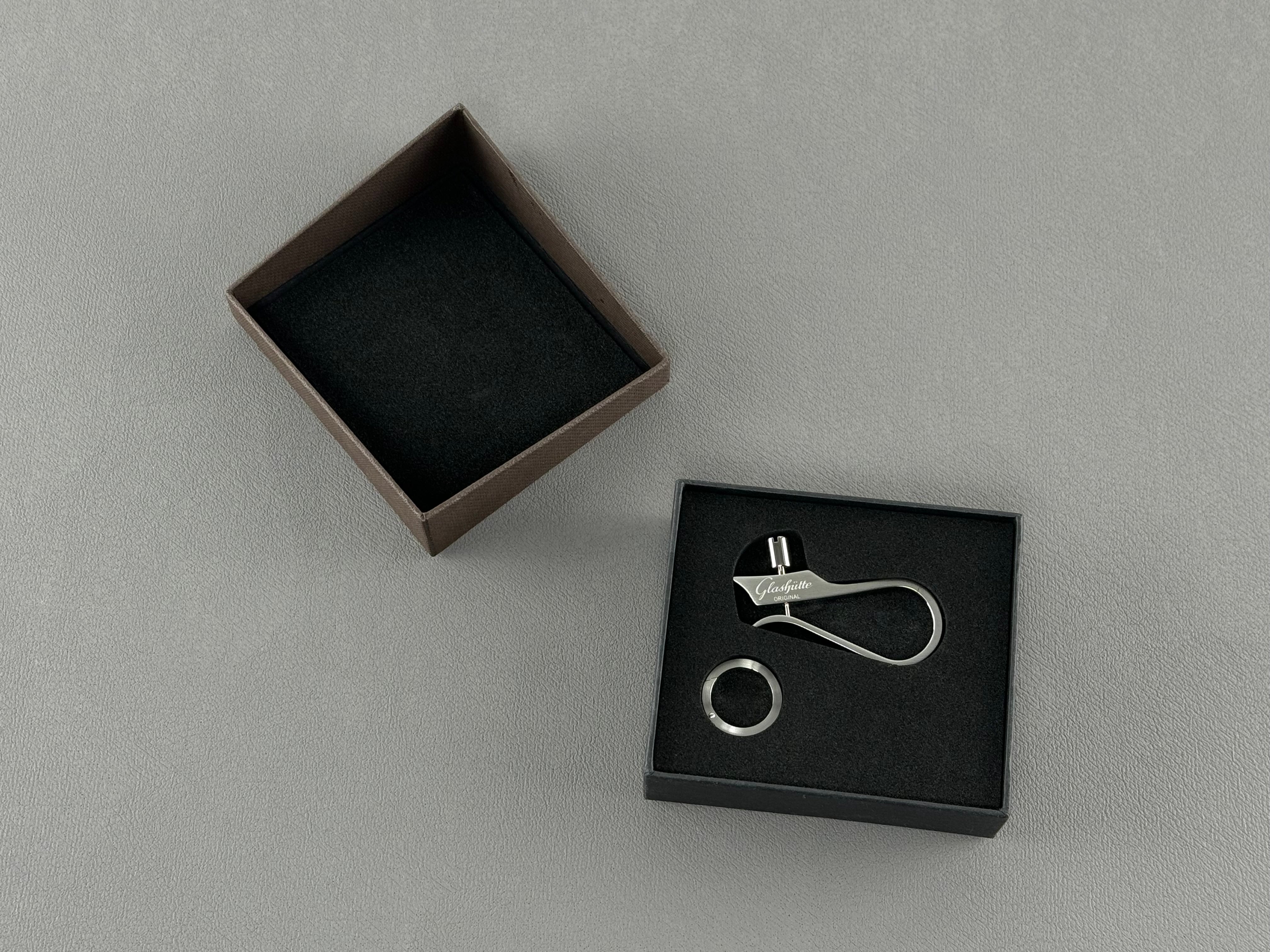 Glashütte Original keyring in swan neck fine adjustment design