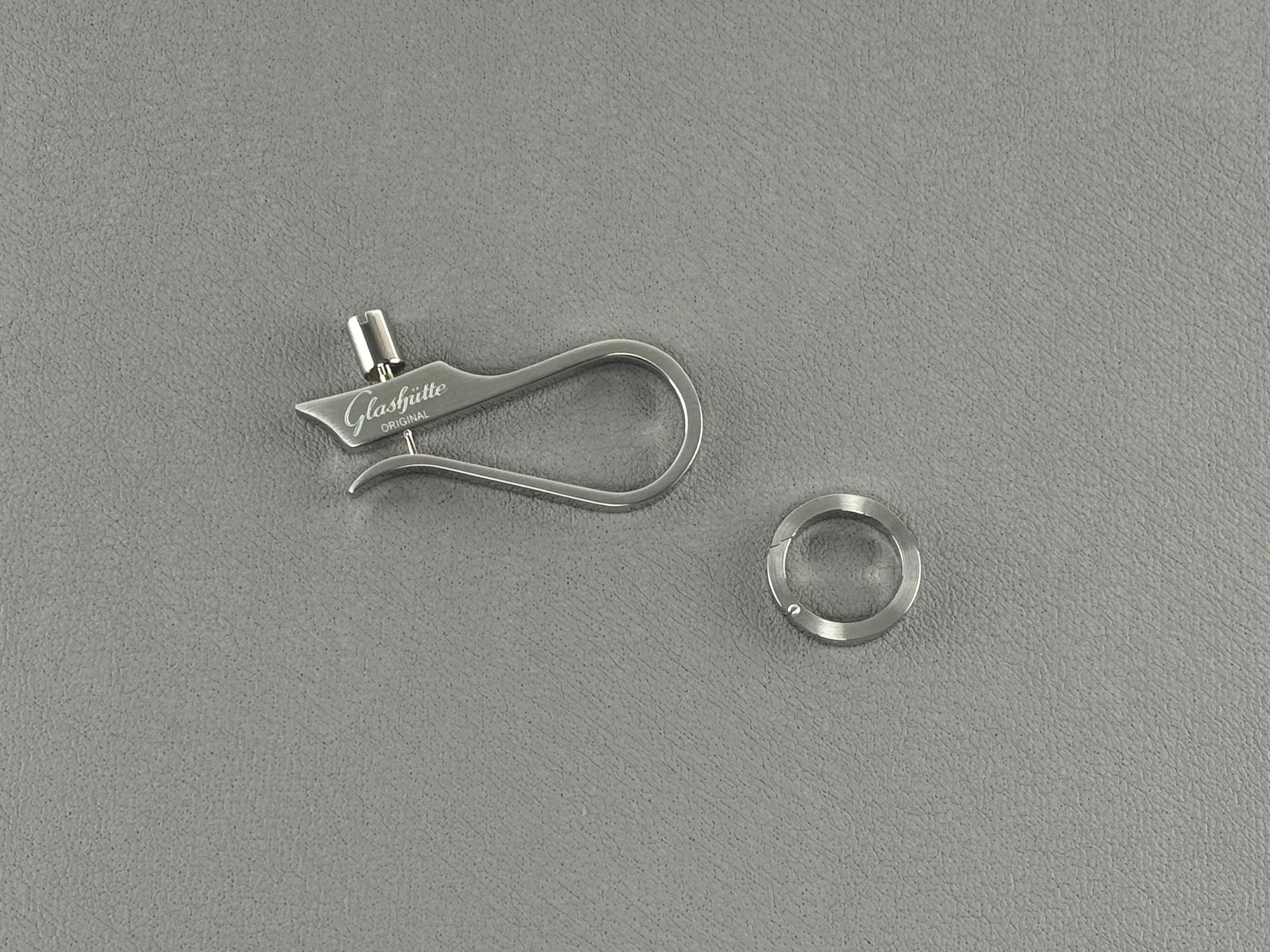 Glashütte Original keyring in swan neck fine adjustment design