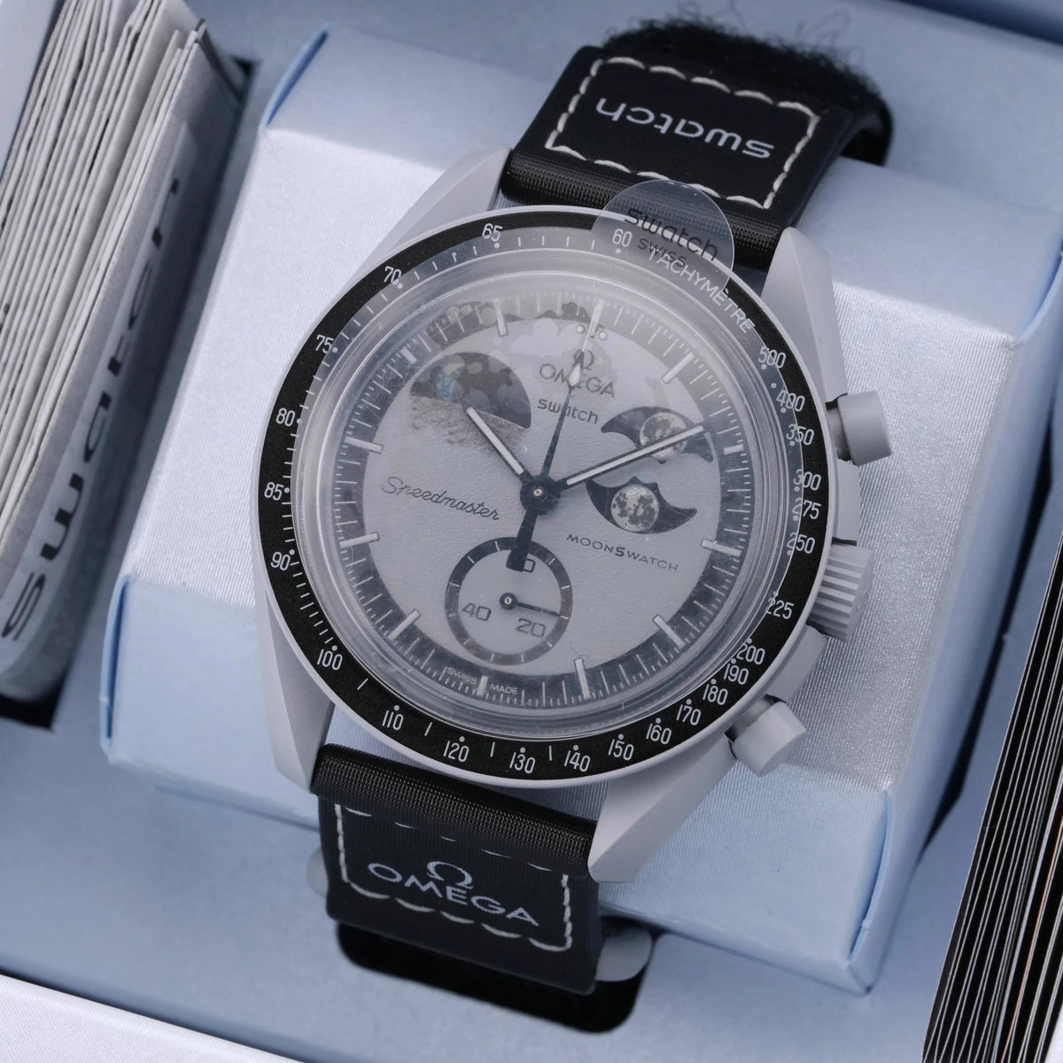 OMEGA X Swatch MoonSwatch Mission to Earthphase Wristwatch SO33M700